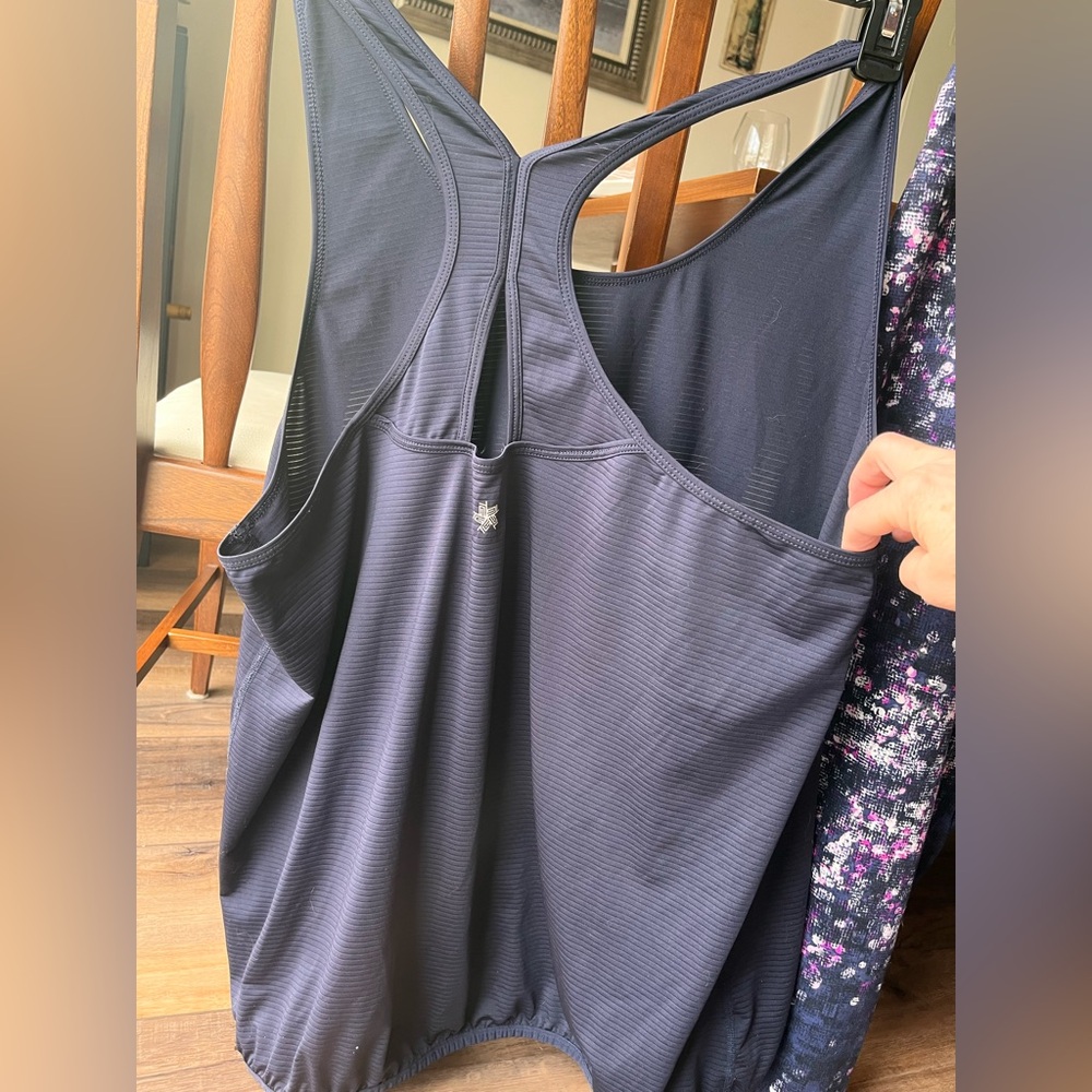 Tek Gear Navy Dri-Tek Shirt Top in Size 2X! Banded Bottom and Open Back! - Picture 3 of 5